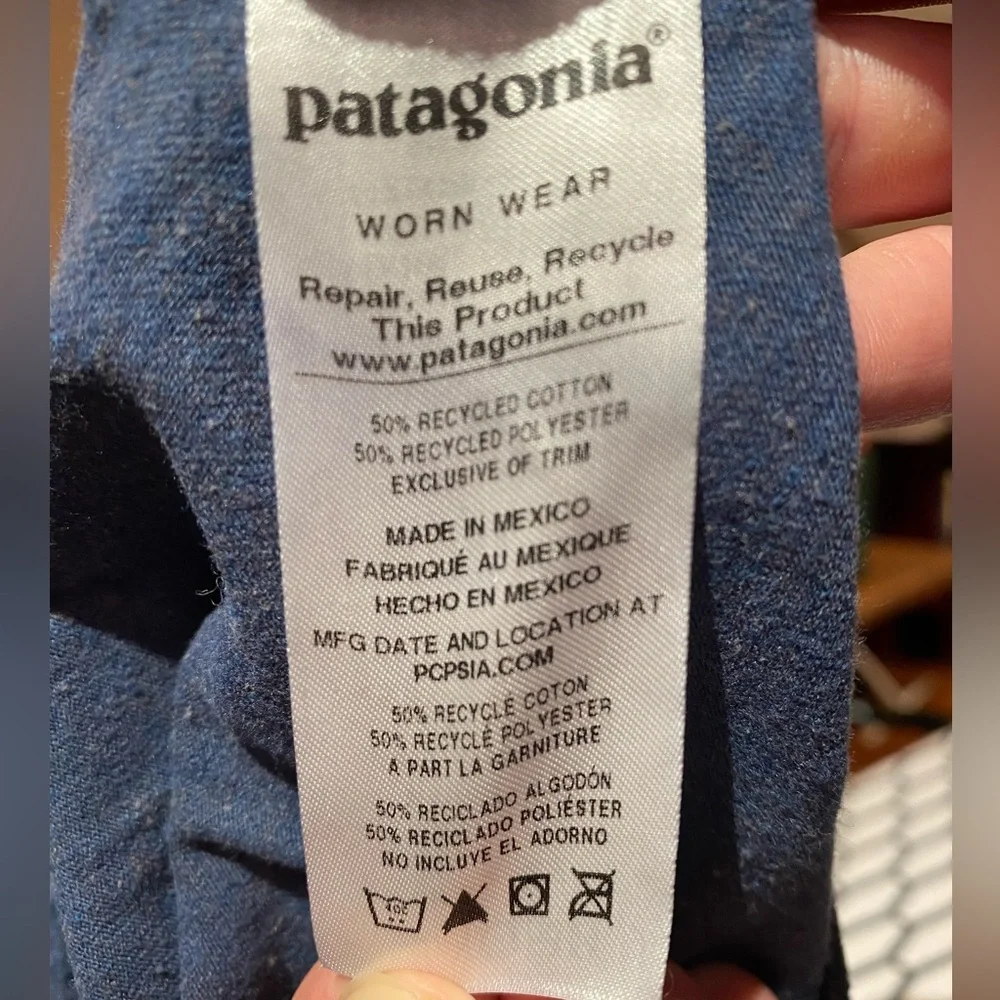 Women’s Patagonia Logo Long Sleeve - Picture 4 of 5